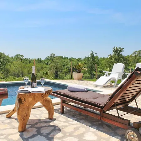 Villa Lorela Mit Privatem Pool Žminj