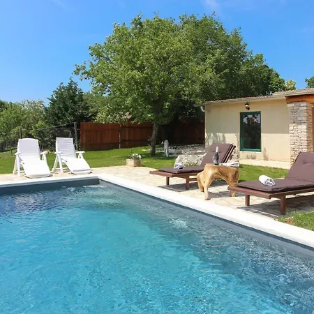 Villa Lorela Mit Privatem Pool Žminj