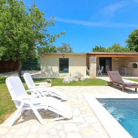 Villa Lorela Mit Privatem Pool Žminj